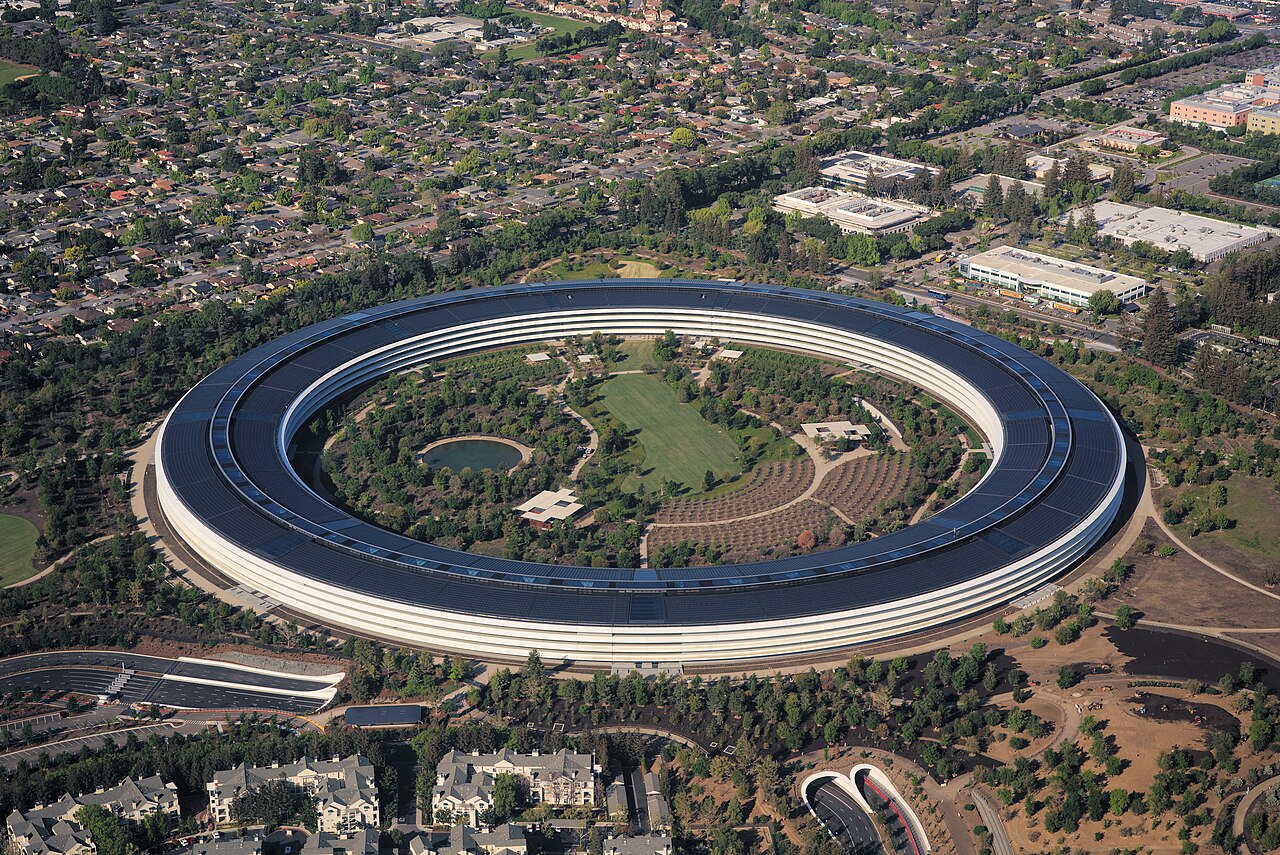 Apple Music yapay zeka içerik etiketleme sistemi için Apple Park görseli